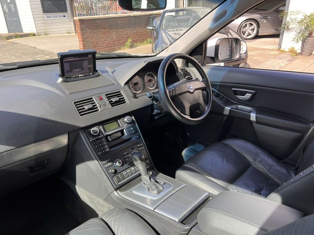Volvo XC90 3.2 Se Lux White #2