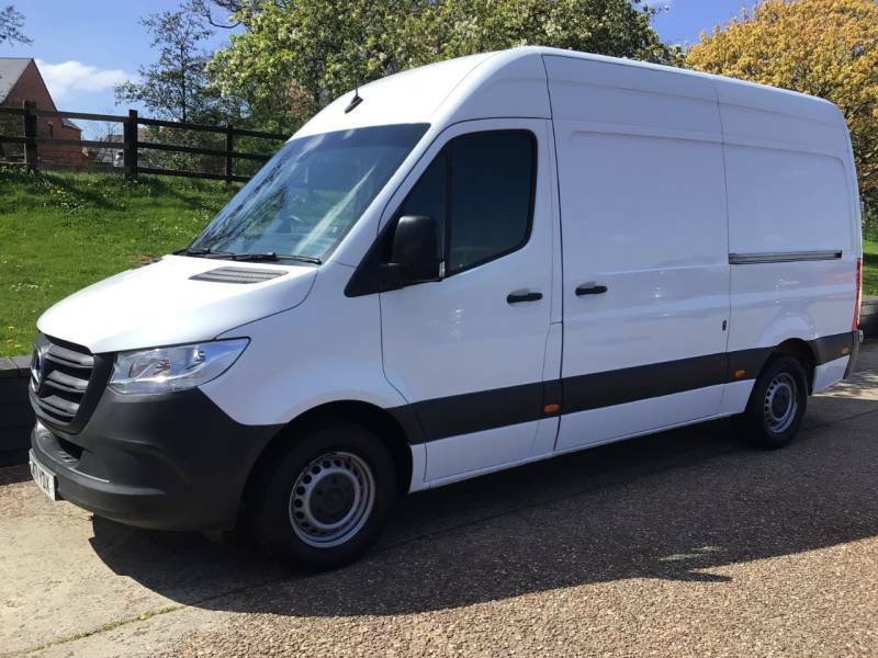 Mercedes-Benz Sprinter 3.5T H2 Progressive Van - 2022 71 LM71YDX White #5