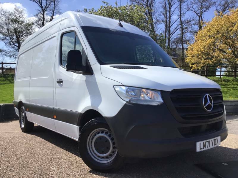 Mercedes-Benz Sprinter 3.5T H2 Progressive Van - 2022 71 White
