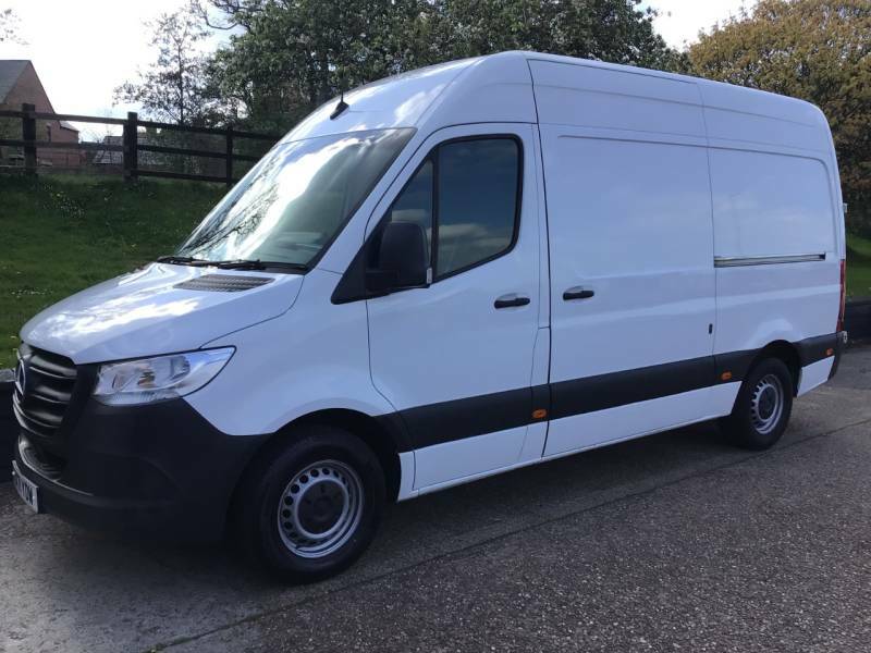 Mercedes-Benz Sprinter 3.5T H2 Progressive Van - 2022 71 LM71YDW White #5