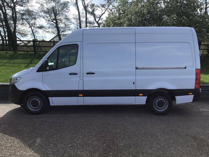 Mercedes-Benz Sprinter 3.5T H2 Progressive Van - 2022 71 LM71YDW White #6