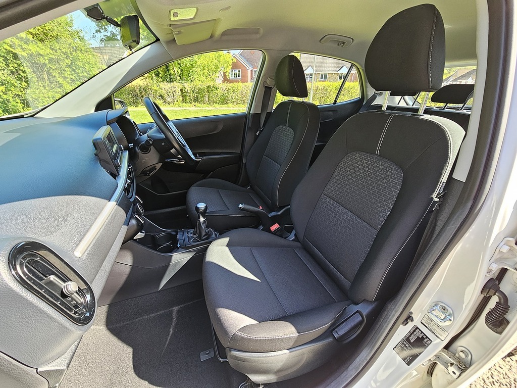 Kia Picanto 2 White #5