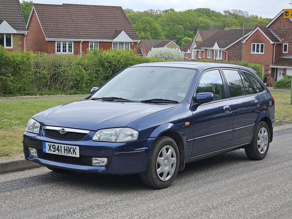 Mazda 323 Hatchback 1.5 Lxi 2000X Silver #4