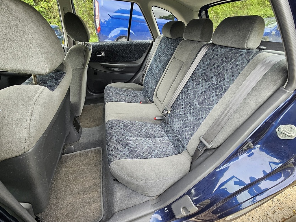 Mazda 323 Hatchback 1.5 Lxi 2000X Silver #6
