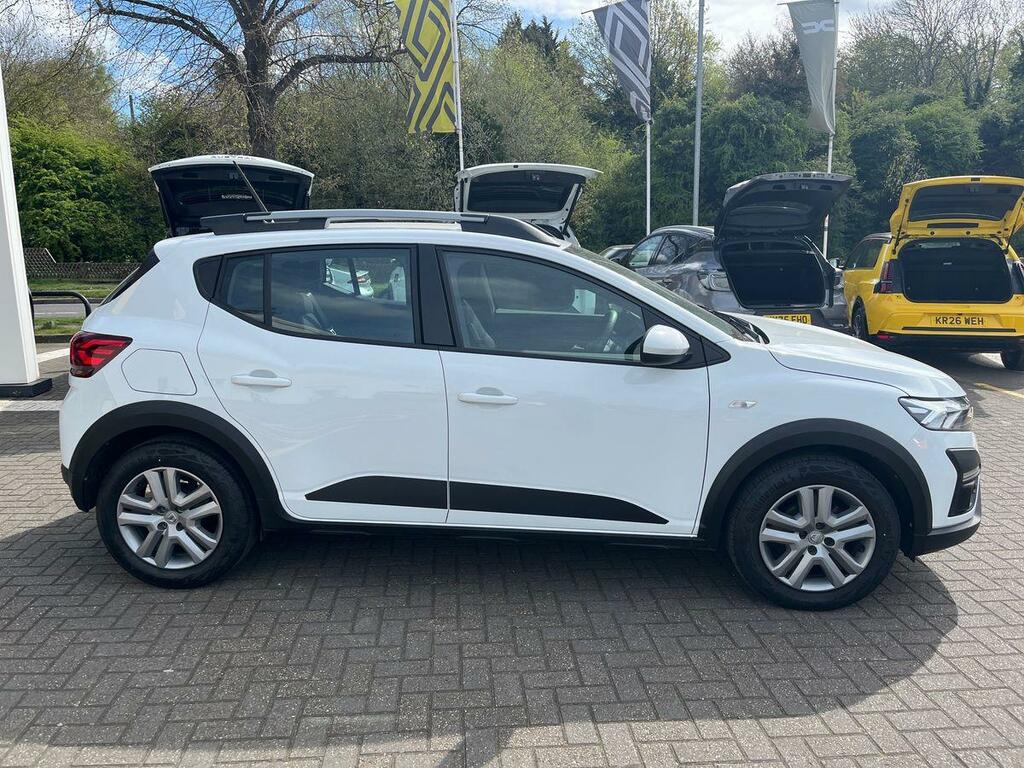 Dacia Sandero Stepway Hatchback Comfort KM72XXZ White #2
