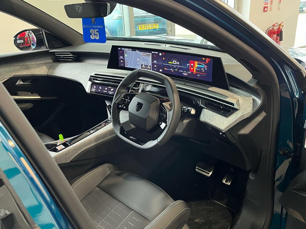 Peugeot 3008 Gt 210 73Kwh  Blue #5