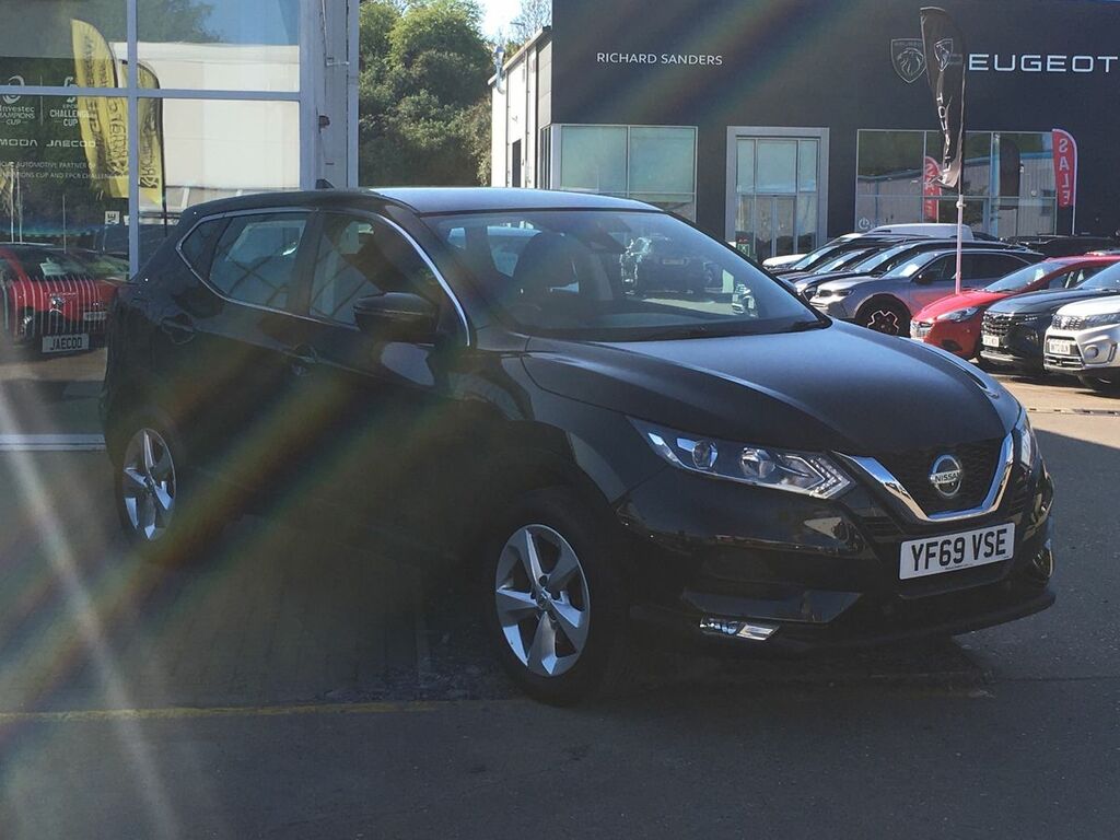 Nissan Qashqai 1.3 Dig-t Acenta Premium Suv Eur Black