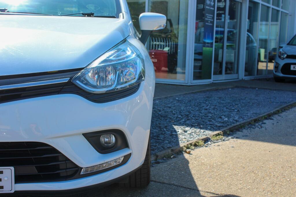 Renault Clio 0.9 Tce Dynamique Nav Hatchback KT67YXE White #4