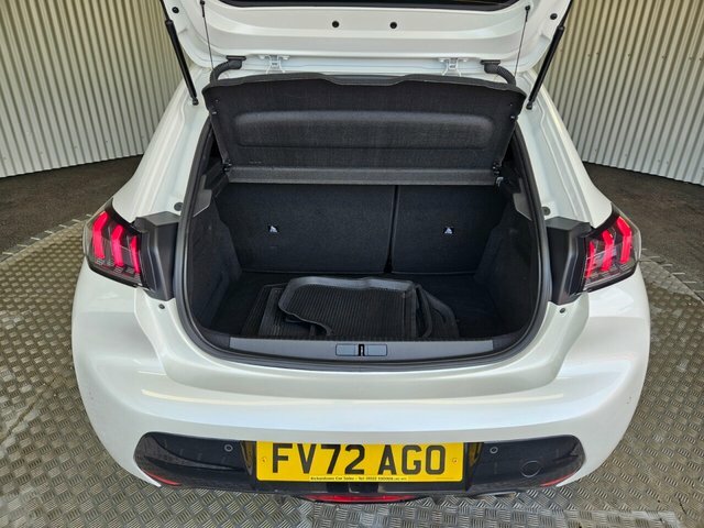 Peugeot 208 1.2 Puretech Allure Premium Hatchback FV72AGO White #5