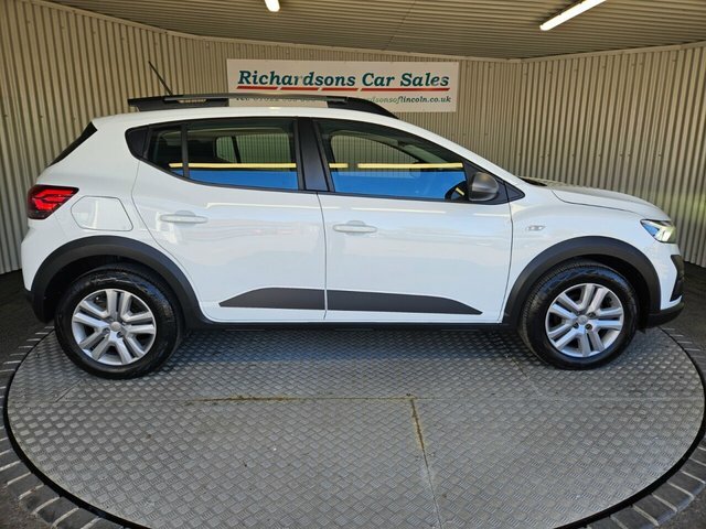 Dacia Sandero Stepway 1.0 Tce Expression Hatchback Eur LD23FEO White #2