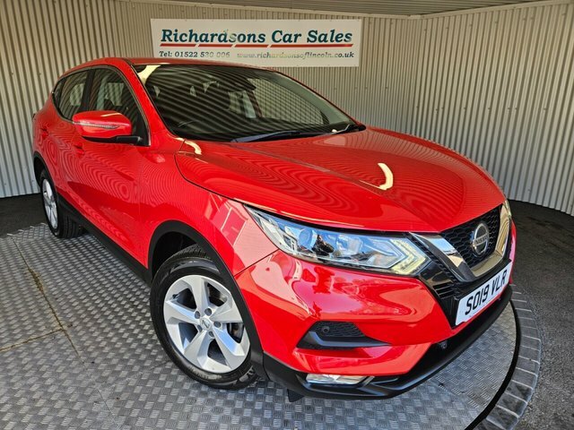Nissan Qashqai 1.3 Dig-t Acenta Premium Suv Eur Red