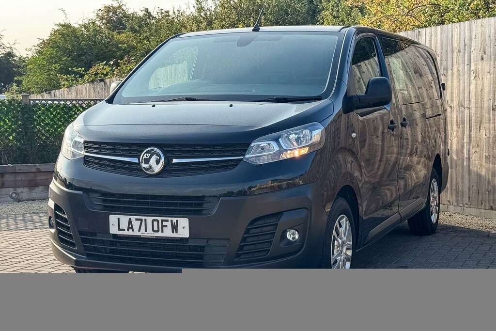 Vauxhall Vivaro Vauxhall Vivaro 2.0 Vivaro F3100 Dynamic Ss Black #2