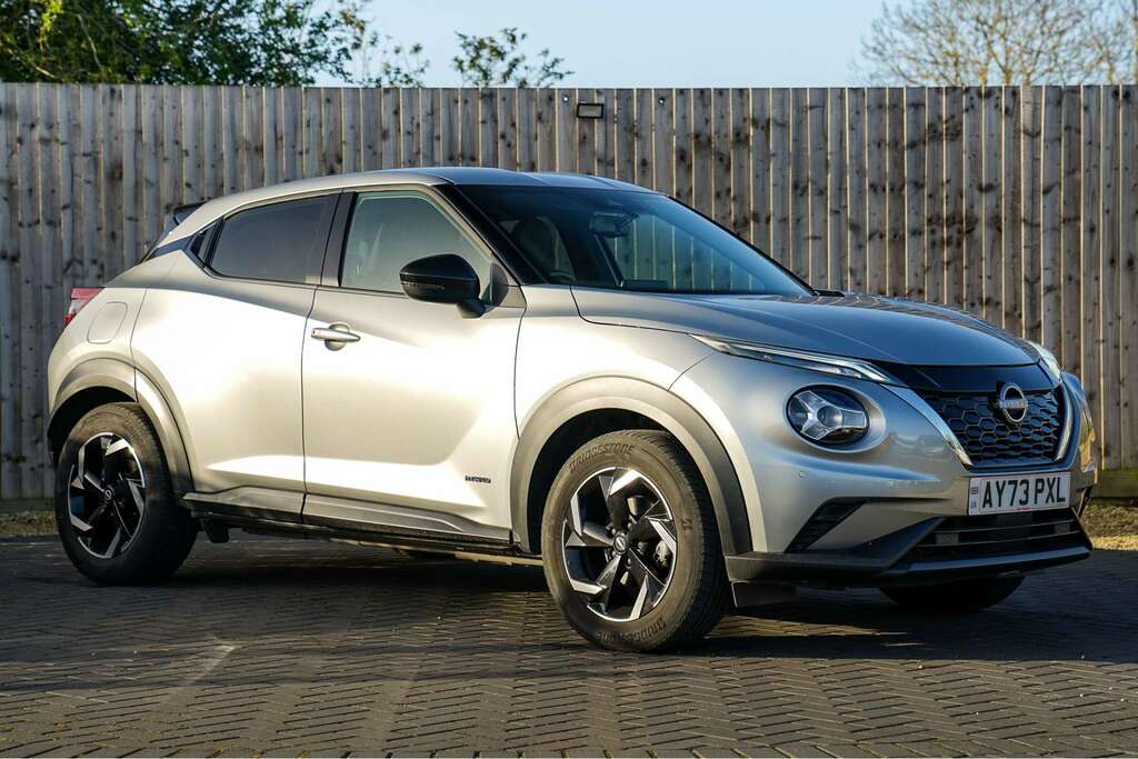 Nissan Juke Nissan Juke 1.6 Juke N-connecta Hev Cvt Silver