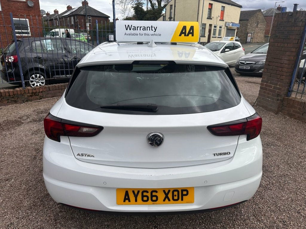 Vauxhall Astra 1.4L Elite Nav AY66XOP White #6