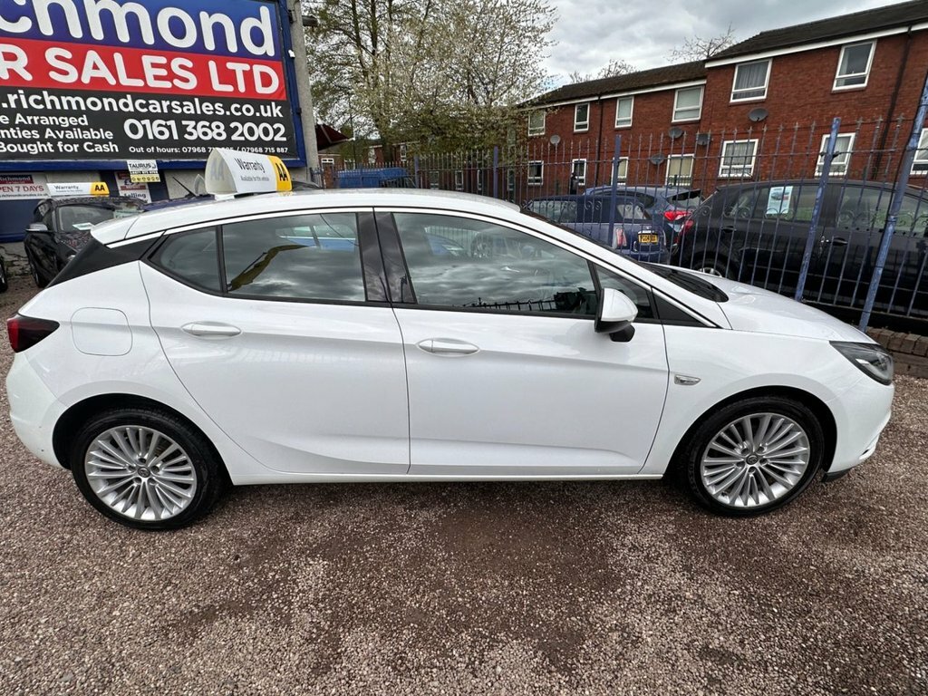 Vauxhall Astra 1.4L Elite Nav AY66XOP White #4