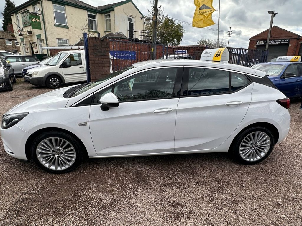 Vauxhall Astra 1.4L Elite Nav AY66XOP White #5