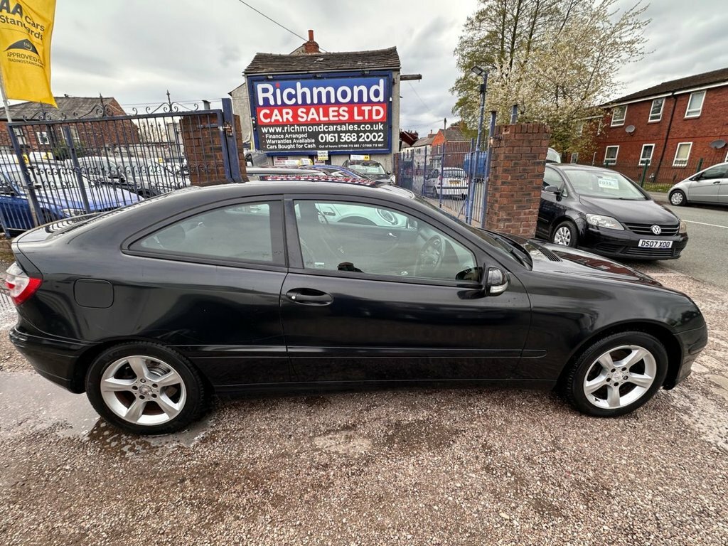 Mercedes-Benz C Class 1.8L Se Black #5