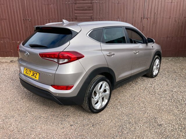 Hyundai Tucson Suv SL17JKZ White #3