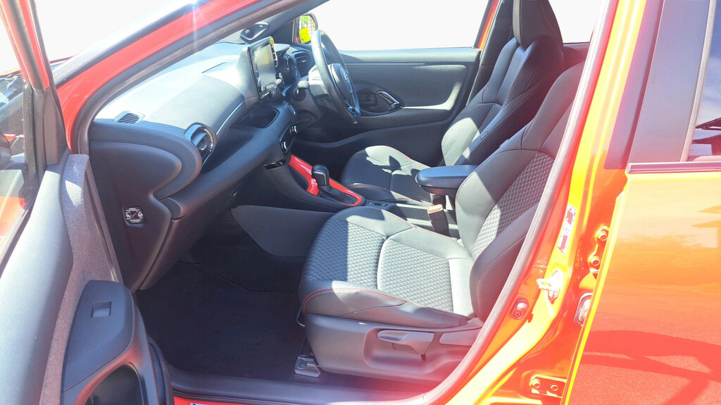 Toyota Yaris 1.5 Vvt-h Launch Edition Hatchback Hybr HF70XUH Orange #2