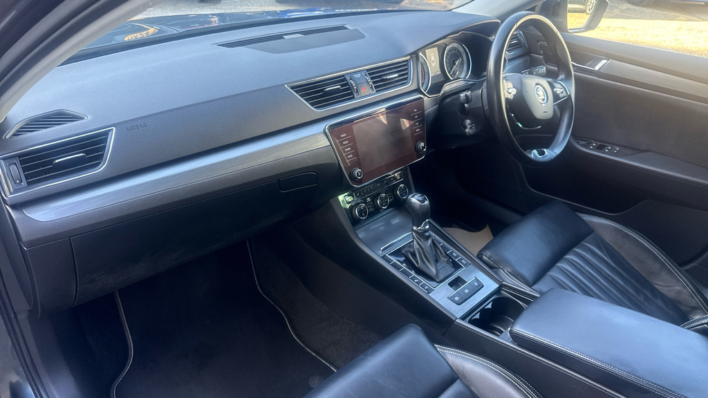 Skoda Superb 1.5 Tsi Act Se L Hatchback Dsg Euro 6 Grey #2