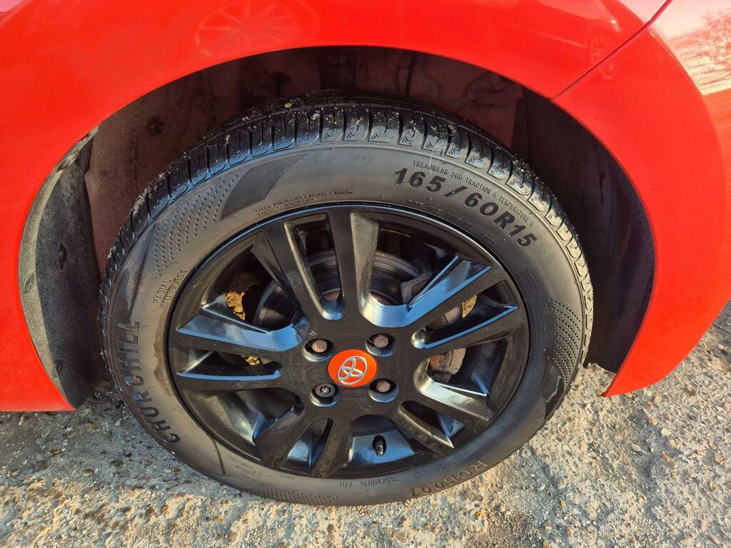 Toyota Aygo 1.0 Vvt-i X-cite X-shift SP15VGX Orange #4