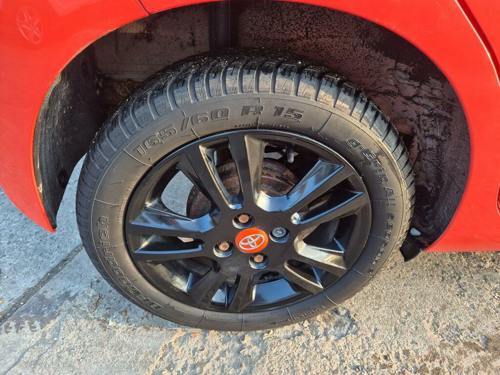 Toyota Aygo 1.0 Vvt-i X-cite X-shift SP15VGX Orange #6