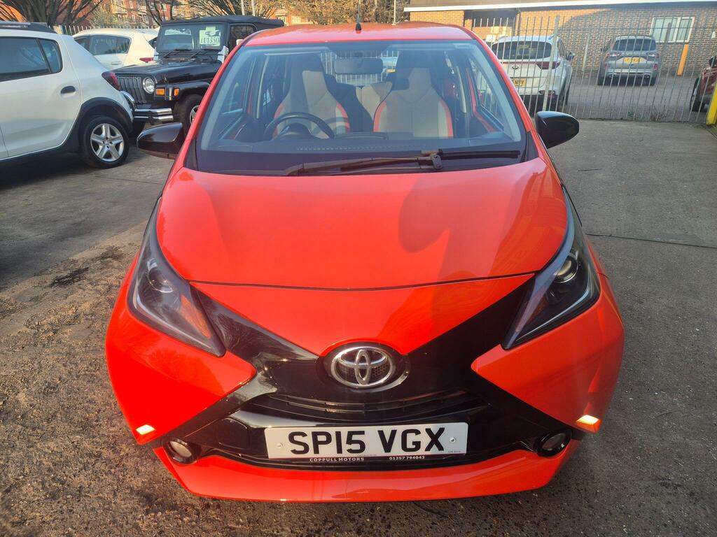 Toyota Aygo 1.0 Vvt-i X-cite X-shift SP15VGX Orange #2