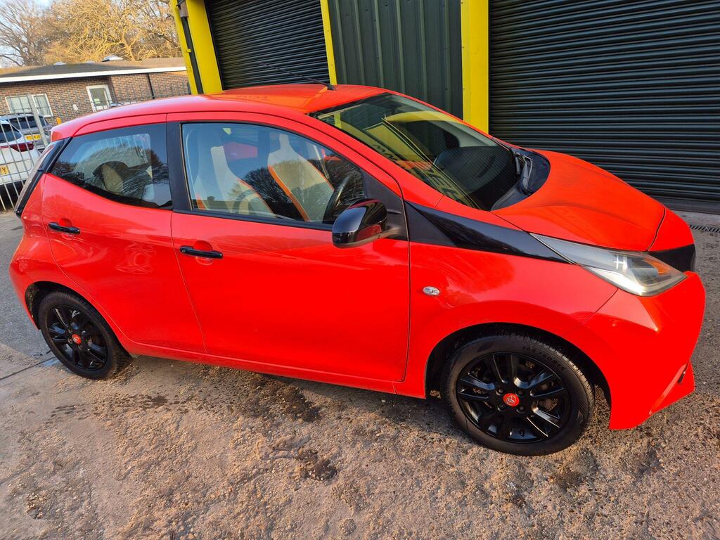 Toyota Aygo 1.0 Vvt-i X-cite X-shift SP15VGX Orange #5