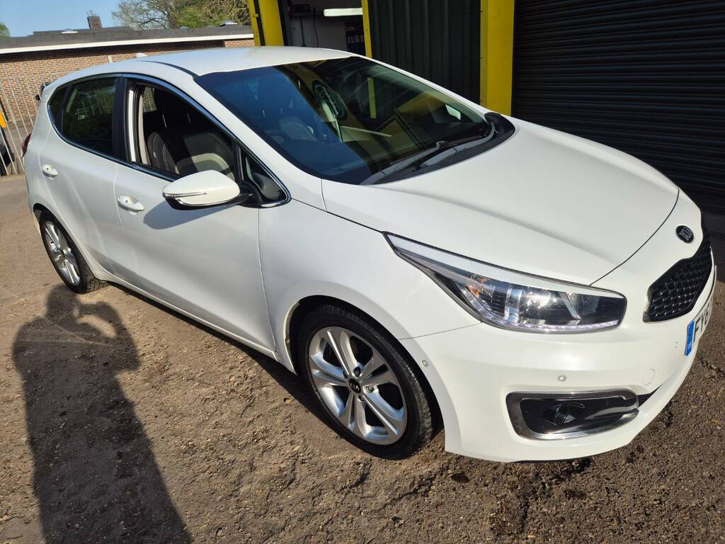 Kia Ceed 1.6 Crdi Isg 3 FY67EEM White #3