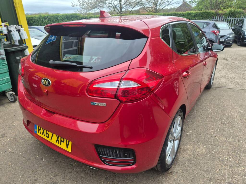 Kia Ceed 1.6 Crdi Isg 3 Dct RX67XPV Red #4