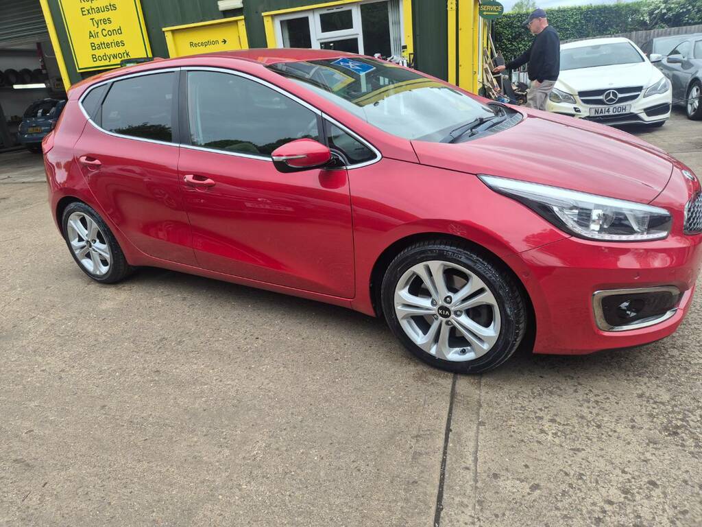 Kia Ceed 1.6 Crdi Isg 3 Dct RX67XPV Red #6