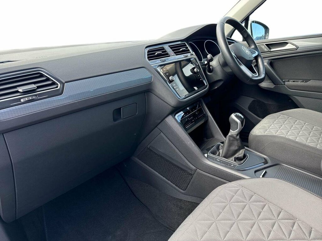 Volkswagen Tiguan 1.5 Tsi Life - 2022 22 KR22ZHM White #2