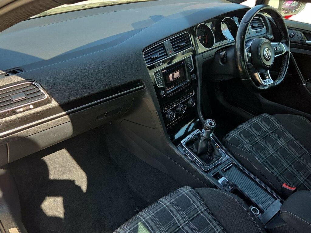 Volkswagen Golf 2.0 Tdi Bluemotion Tech Gtd - 2016 66 YC66TJY White #2
