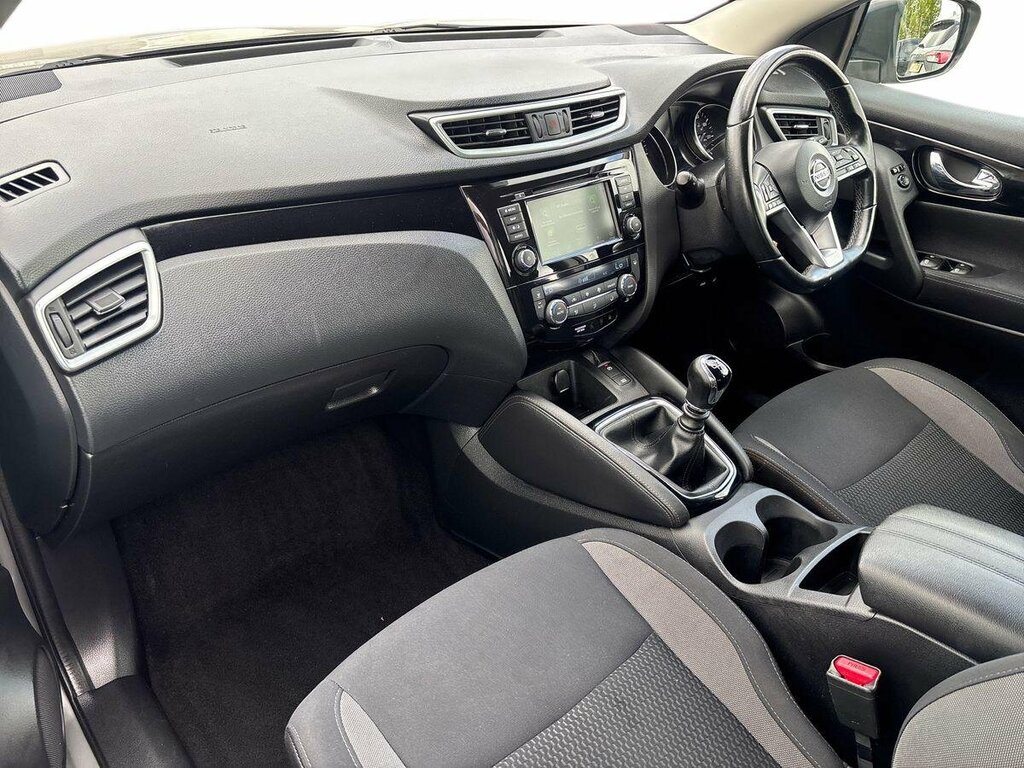 Nissan Qashqai 1.3 Dig-t Acenta Premium - 2021 21 YB21ONA Silver #2