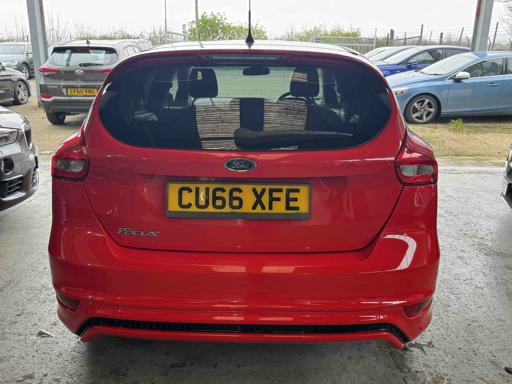Ford Focus 1.5 Tdci 120 Zetec S CU66XFE Red #6