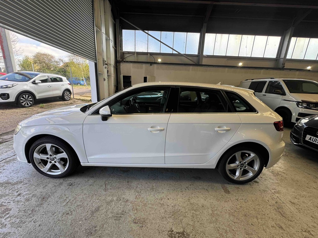 Audi A3 2.0 Tdi Sport S Tronic GP66ERZ White #4