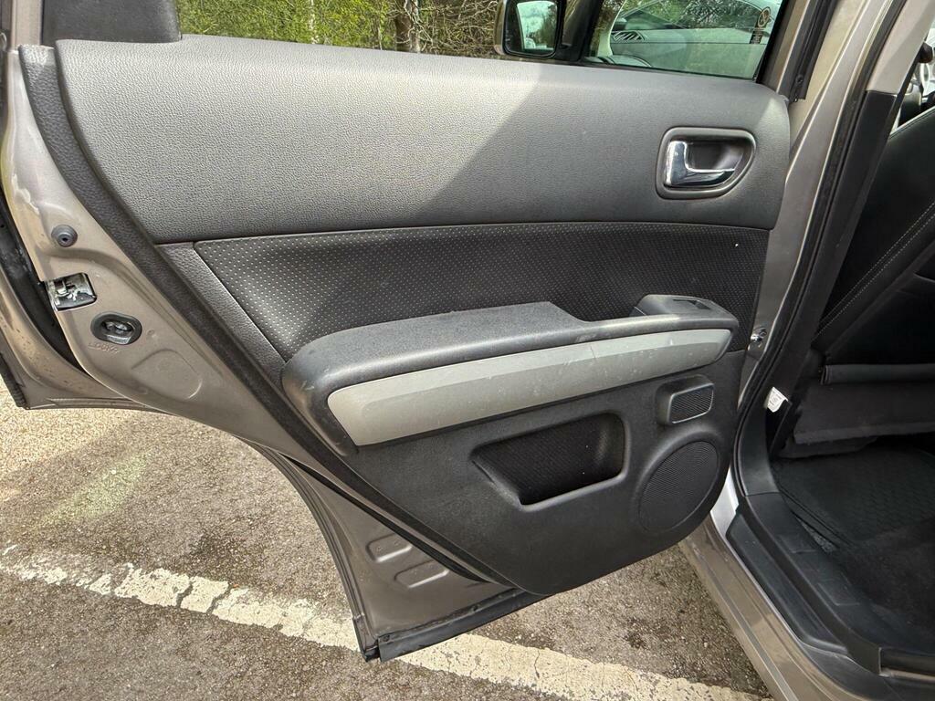 Nissan X-Trail  Black #22