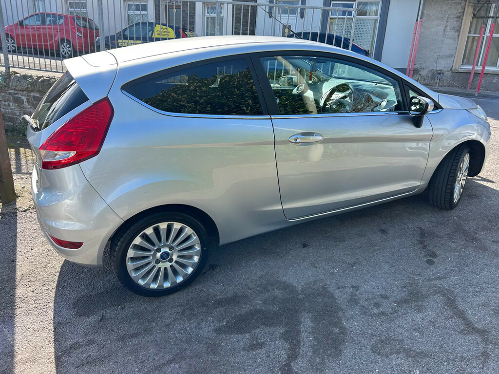 Ford Fiesta 1.4 Titanium Low Mileage Hatchb MV09LDA Silver #6