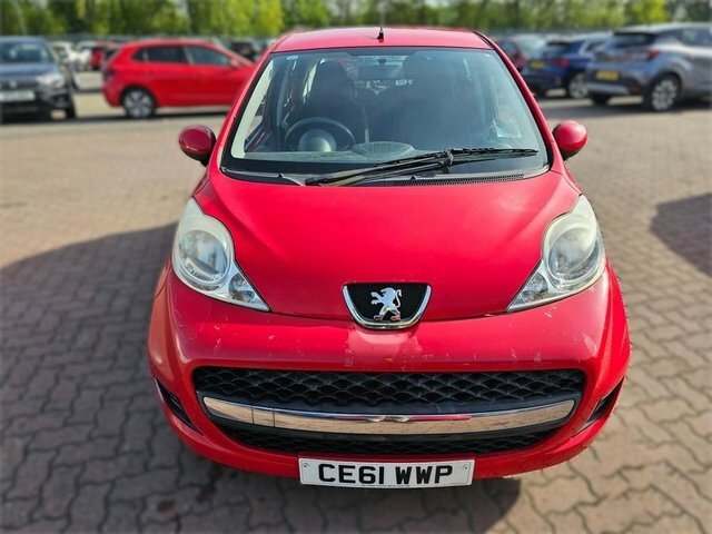 Peugeot 107 2011 1.0 12V Urban Hatchback 2 Tronic E Red #3
