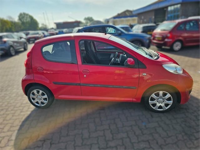 Peugeot 107 2011 1.0 12V Urban Hatchback 2 Tronic E Red #5