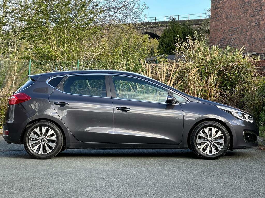 Kia Ceed 1.6 Crdi 3 Hatchback Grey