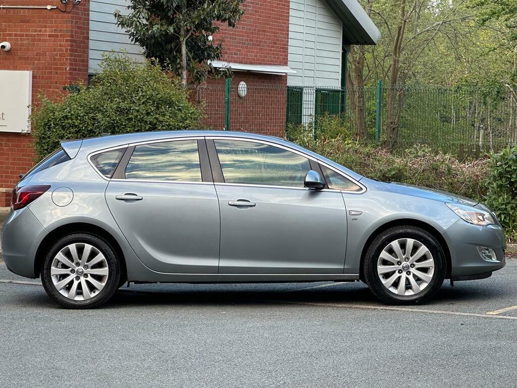 Vauxhall Astra 2.0 Cdti Ecoflex Elite Hatchback Silver