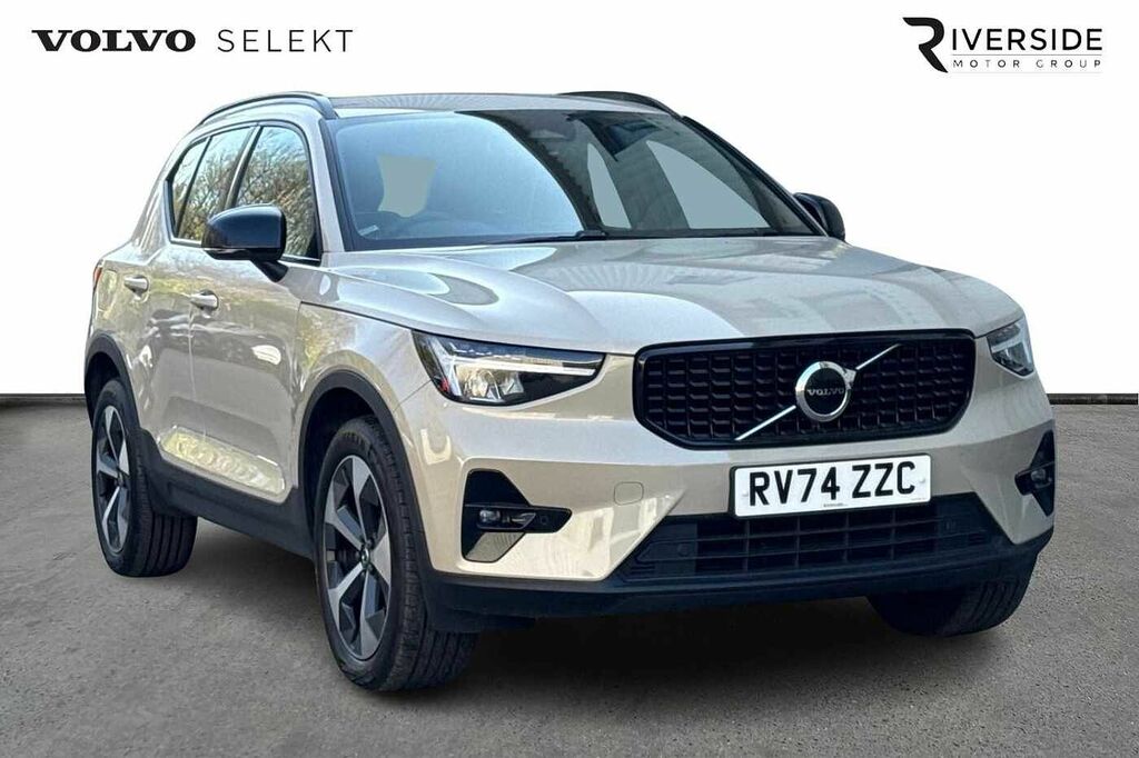Volvo XC40 Plus, B4 Mild Hybrid, Dark