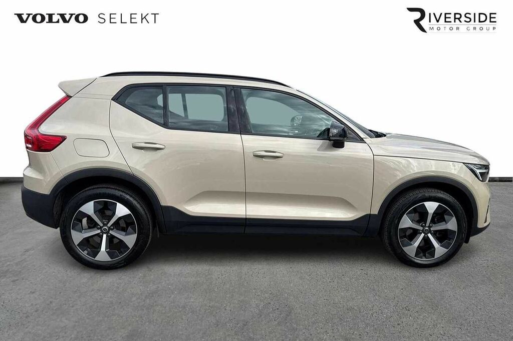 Volvo XC40 Plus, B4 Mild Hybrid, Dark RV74ZZC #4