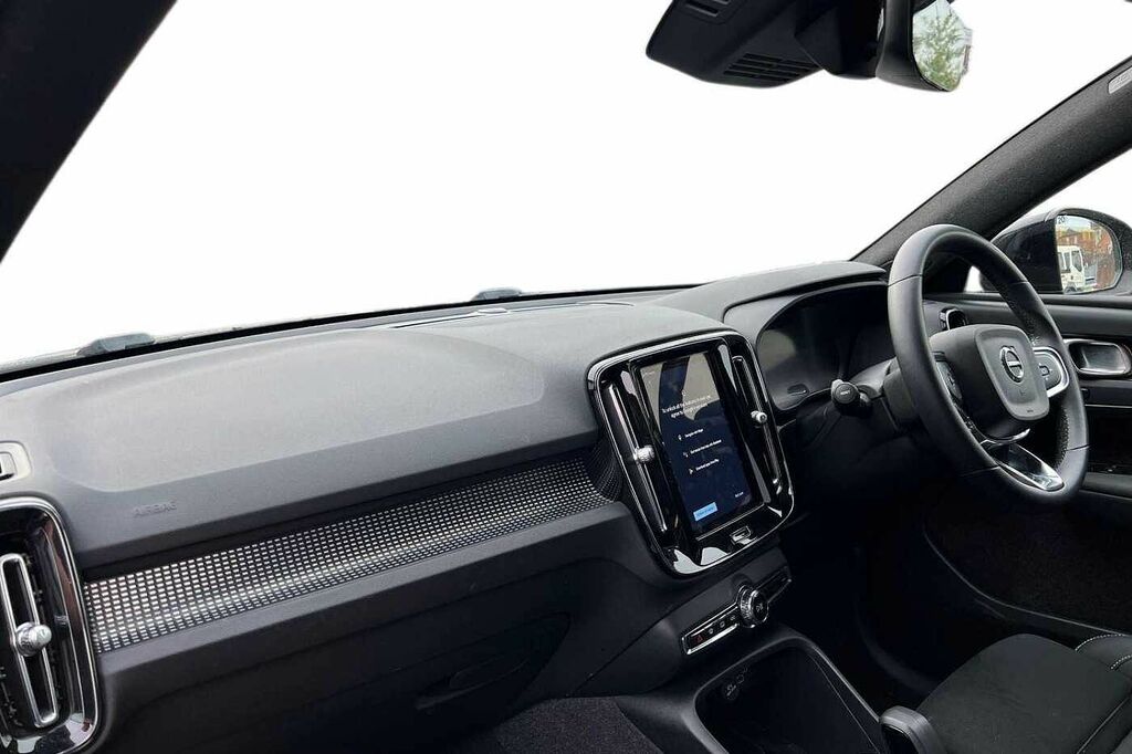Volvo XC40 Plus, B4 Mild Hybrid, Dark 19 Alloys T LV73RFN Black #3