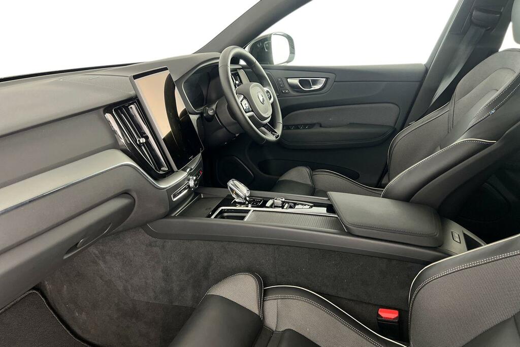 Volvo XC60 T6 Black Edition Plus, Awd Plug-in Hybrid, Electri RV75CLY Black #4