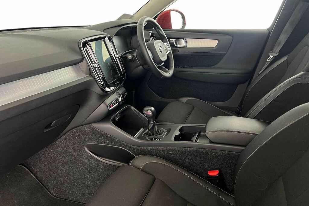 Volvo XC40 T3 Momentum Pro Pan Roof Tints Park A YR19EBO Red #3