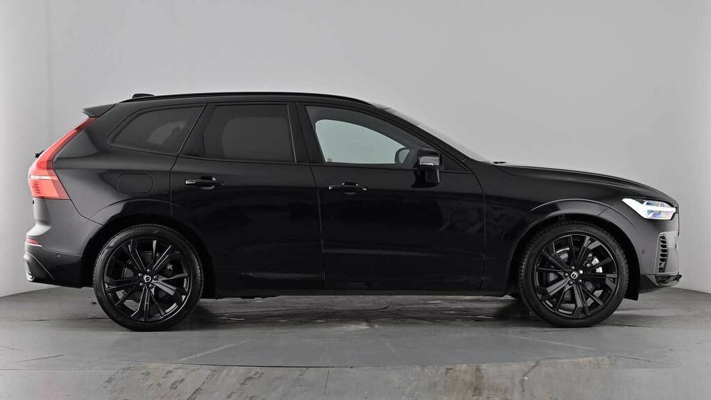 Volvo XC60 Black Edition Ultra T8 Awd Plug-in Hybrid Air Susp RE25VKR Black #4