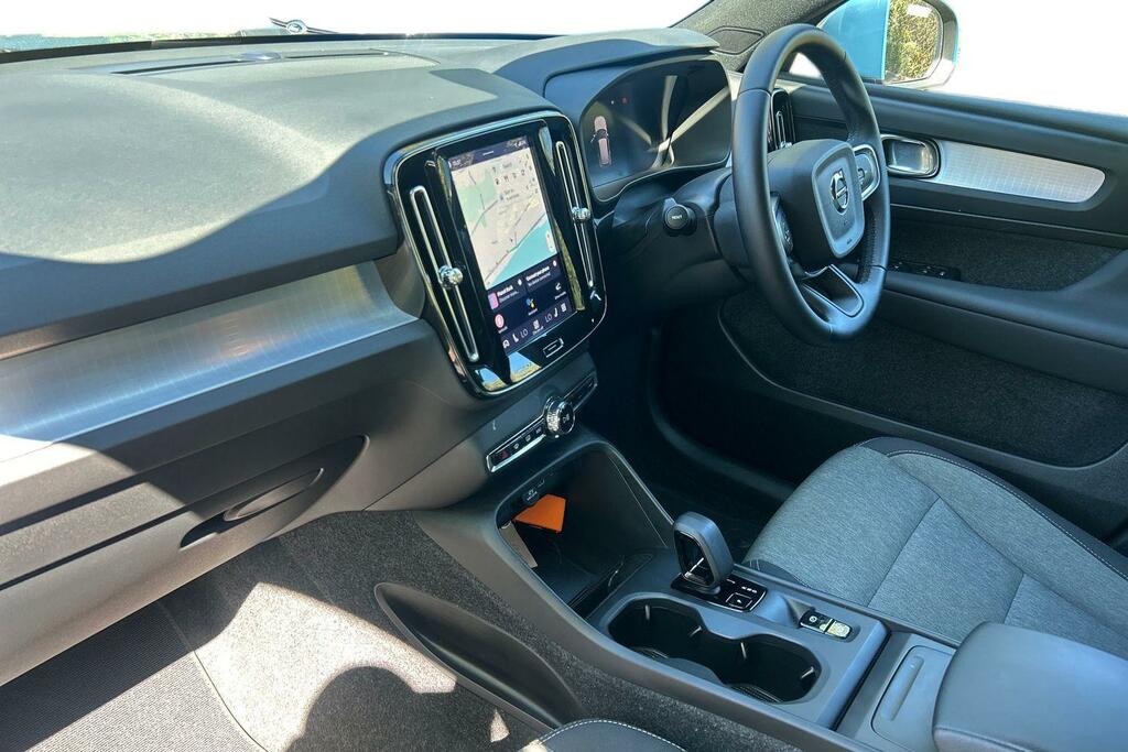 Volvo XC40 Core, B3 Mild Hybrid, RJ25FYN Blue #4