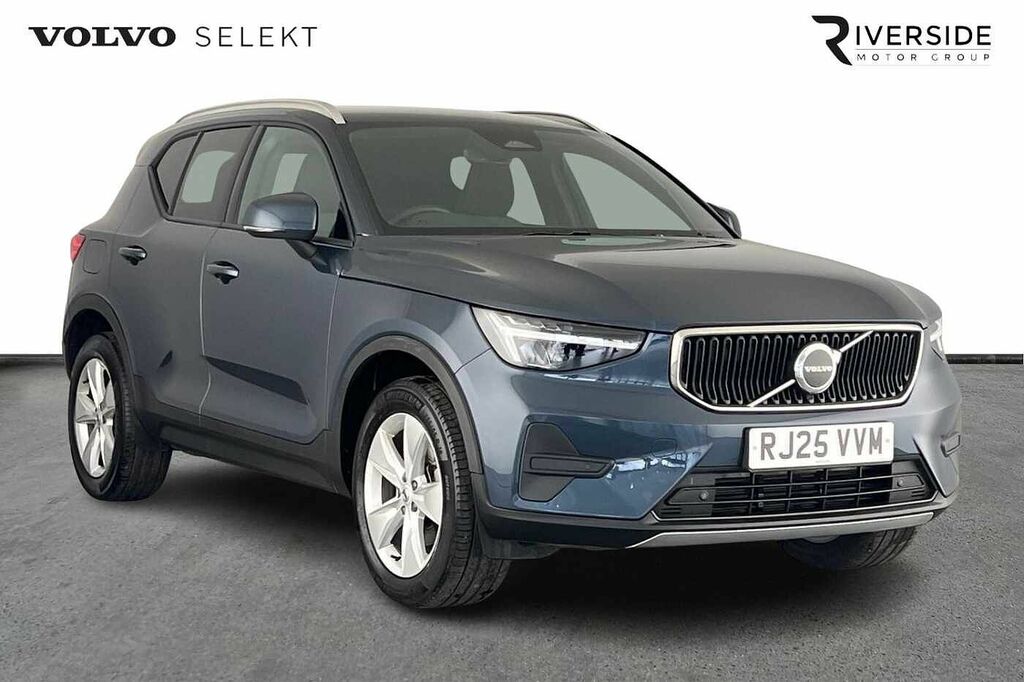 Volvo XC40 B3 Core, Mild Hybrid, Blue